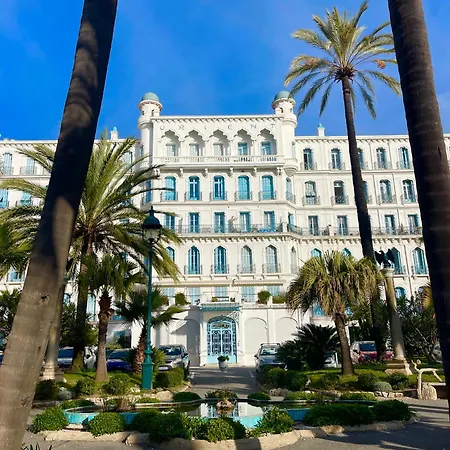 L'orient Palace *