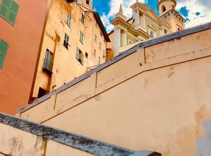 Апартаменты L'orient Palace