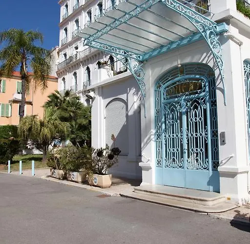 Апартаменты L'orient Palace